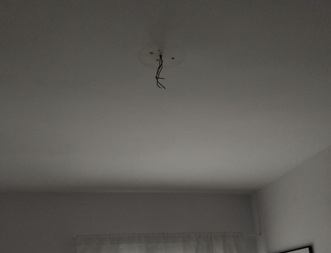 Cómo sustituir la bombilla fundida del ventilador de techo de tu casa paso a paso