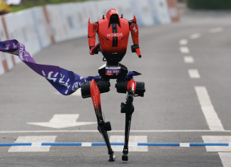 China fabrica el primer robot humanoide divorciado que se apunta a medias maratones