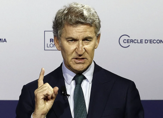 Feijóo pregunta cuántos sobres de dinero negro hacen falta para que PNV y Junts apoyen una moción de censura
