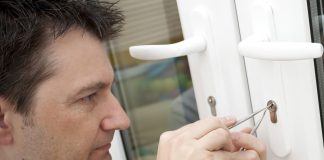 ¿Te has dejado las llaves dentro de casa? ¿Qué es más caro, el cerrajero o comprar un nuevo domicilio?