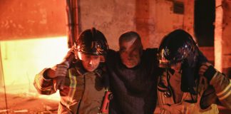 Un negacionista climático asegura que haber perdido su casa en un incendio es totalmente normal en esta época del año