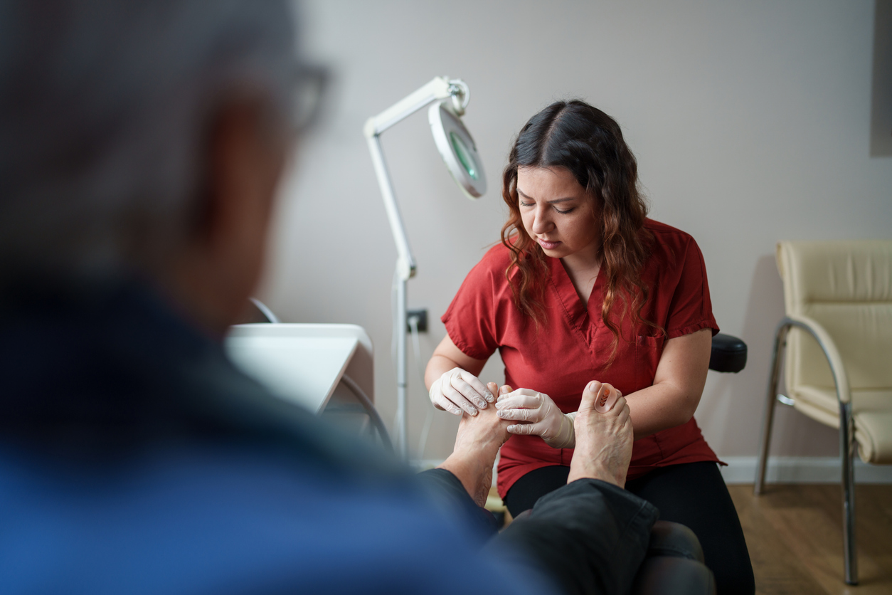Los podólogos desaconsejan morir con las botas puestas