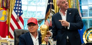 Tras una llamada de Trump, la FIFA da por finalizado el Mundial y proclama vencedores a sus hijos