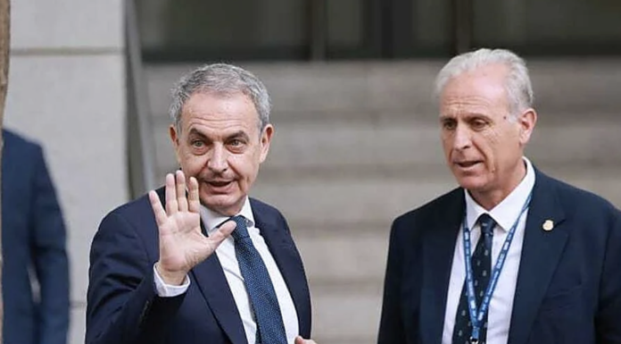 Zapatero pide más tiempo para explicar el origen de sus hijas